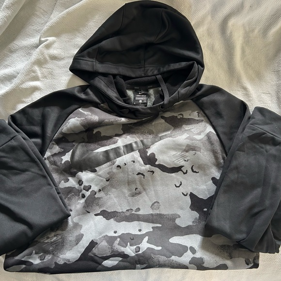 Nike Black Dri-FIT Hoodie - Picture 1 of 2